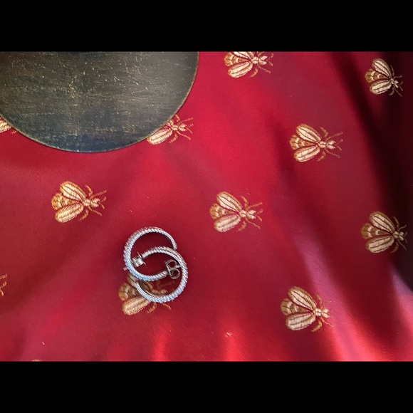 Judith Ripka crossover Hoop earrings - Picture 3 of 3